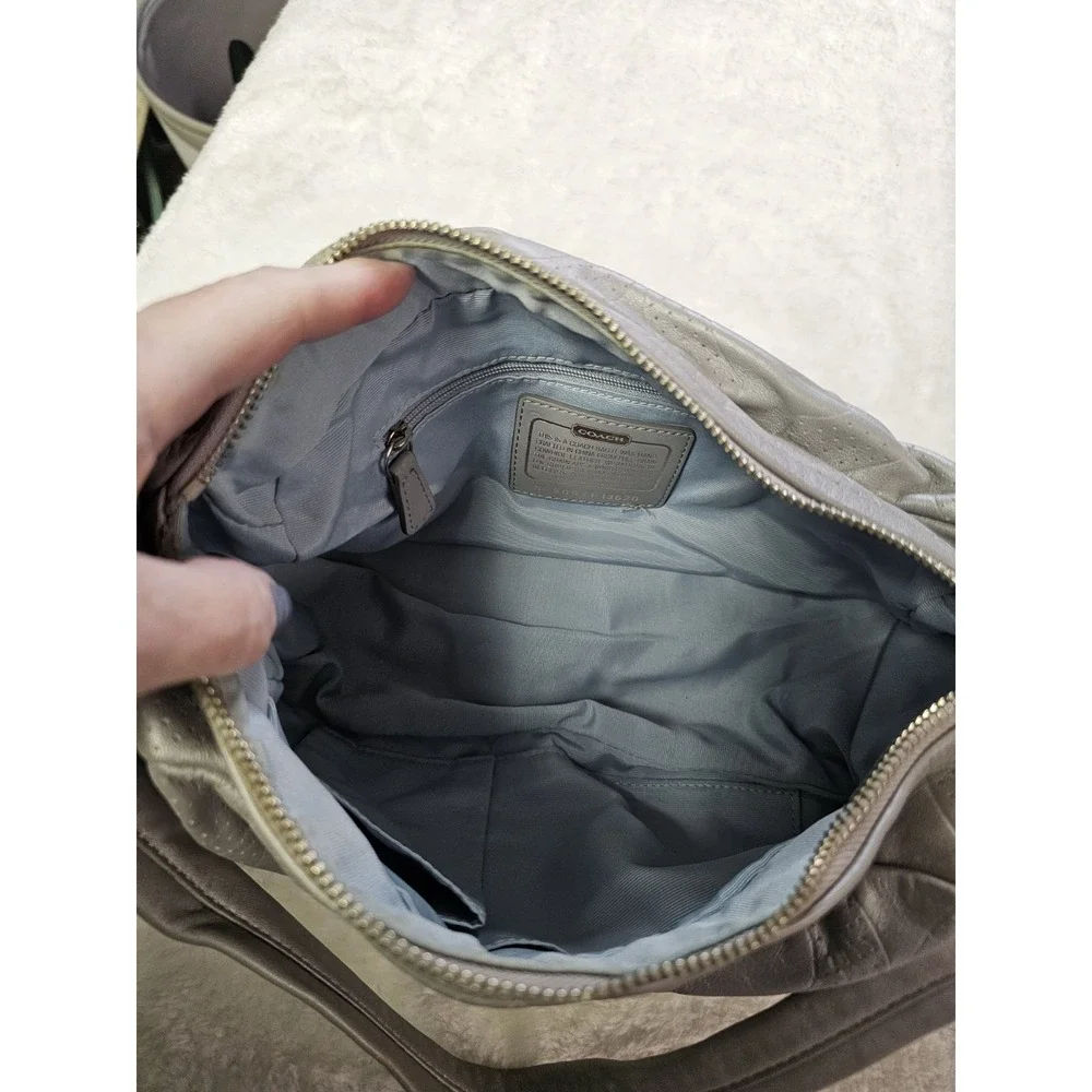 Coach Silver Hobo Shoulder Bag Signature C Logo‎ Pattern Purse